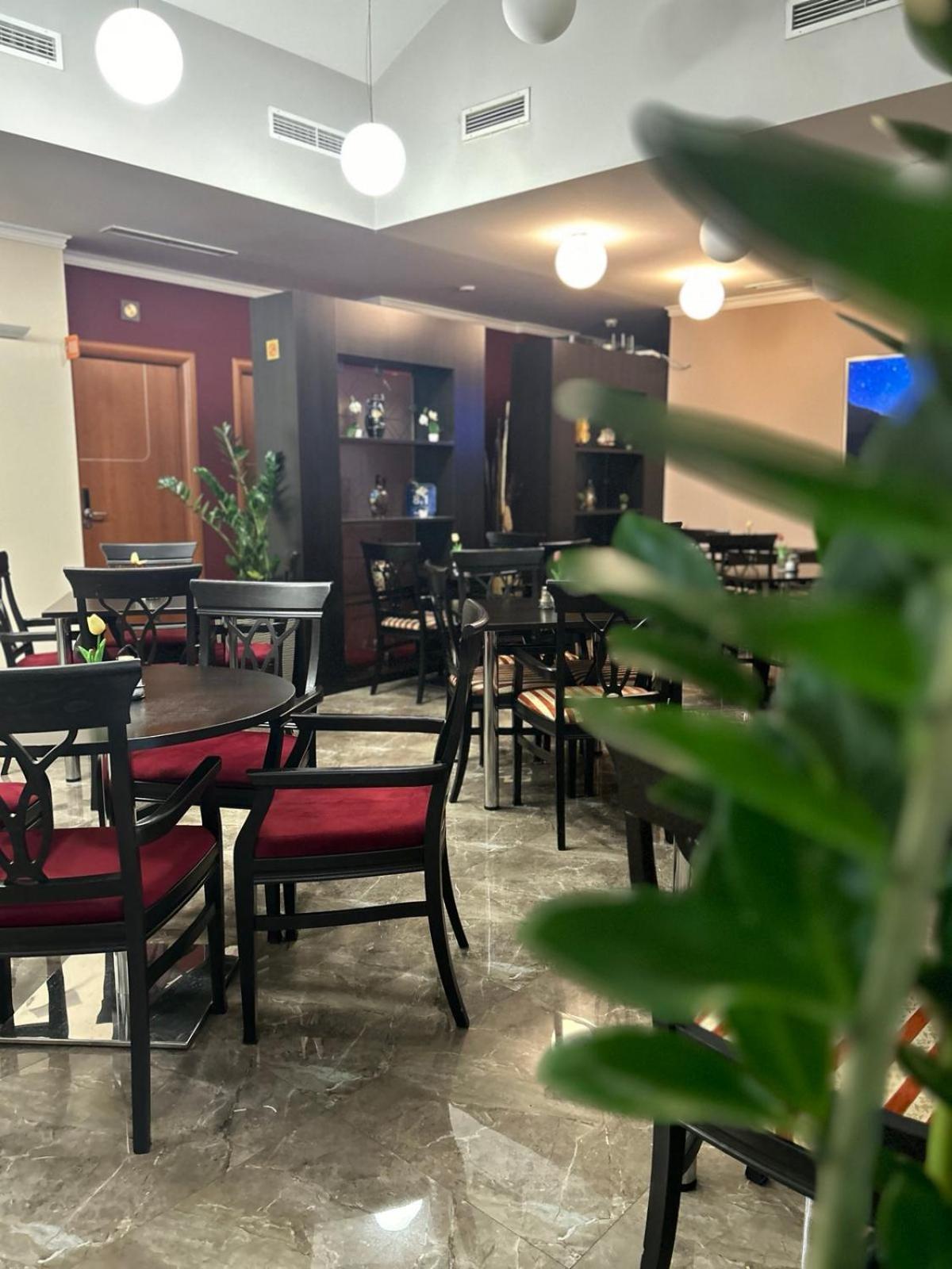 Hotel Hamburg Skopje Bagian luar foto